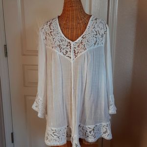 Zac & Rachel Woman Lace Top